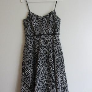 Banana Republic Size 8P Geo Lace Dress